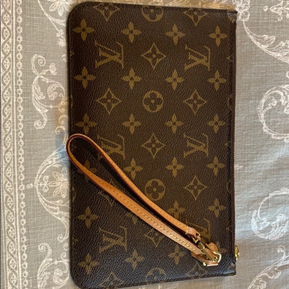 Louis Vuitton GM wristlet